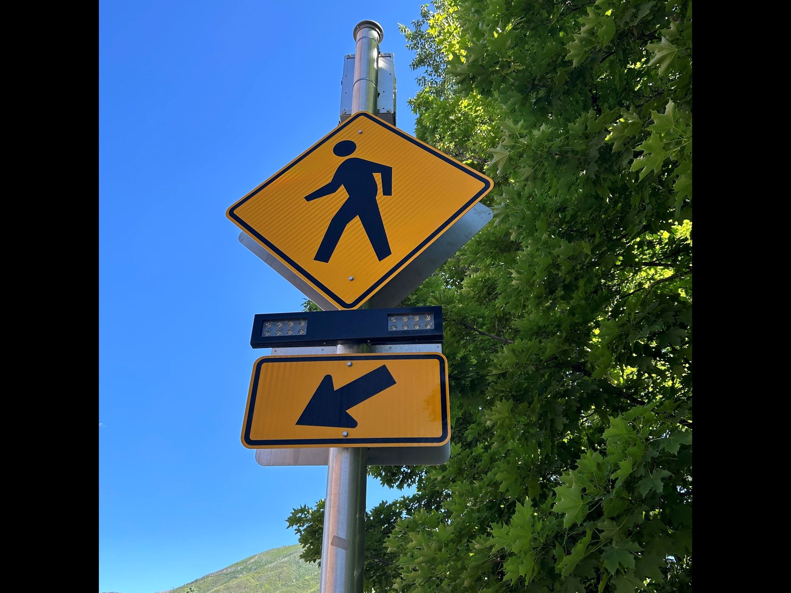 yellow pedestrian rapid flash beacon