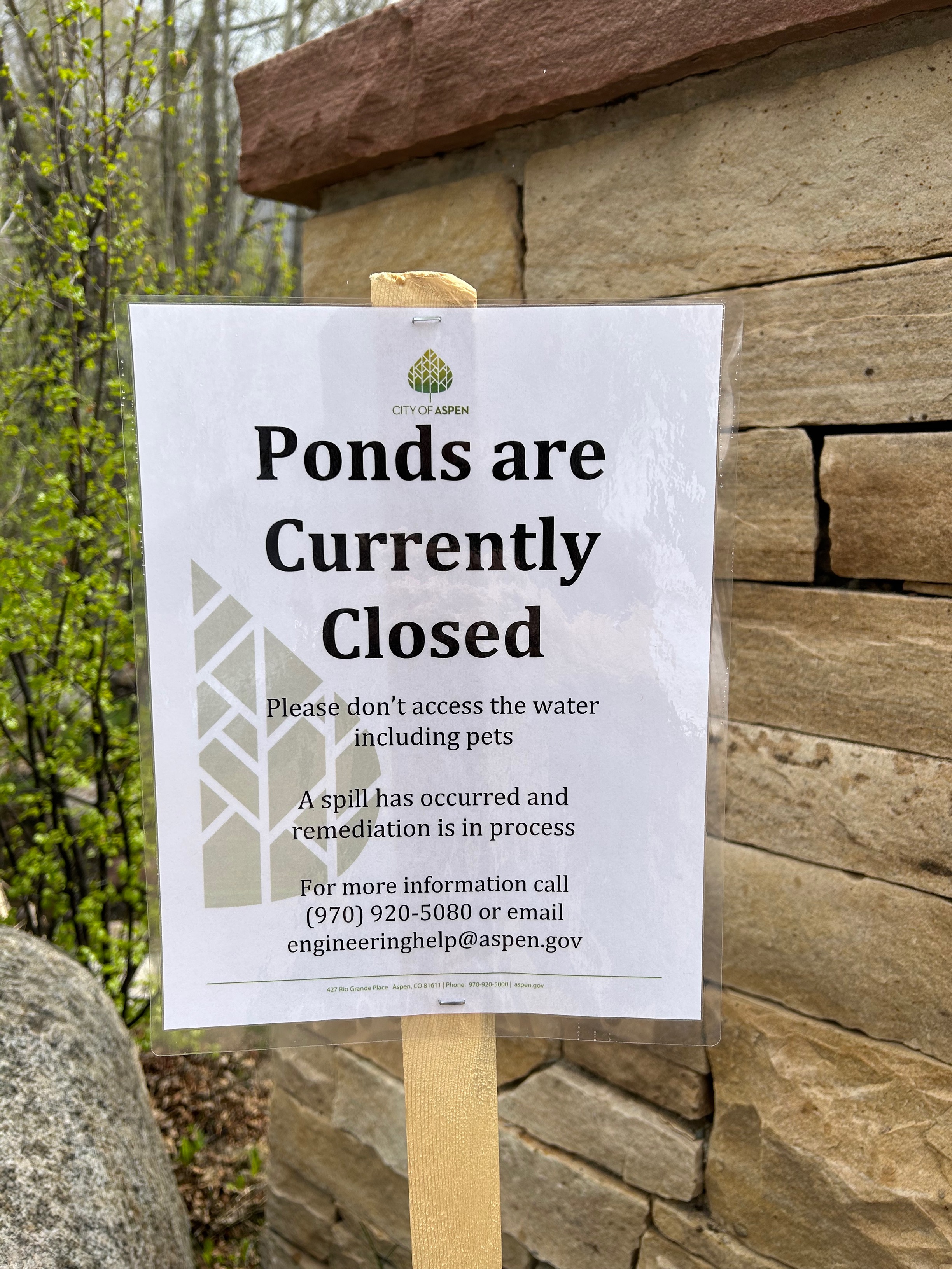 Sign of closed Rio Grande Park Ponds