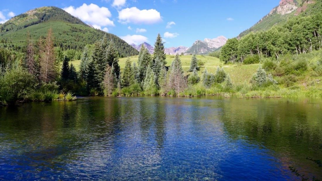 photo of maroon creek reservoir during the summer